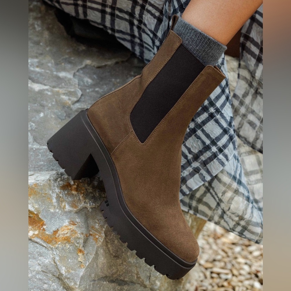 STEVE MADDEN Wisteria Platform Lug Boot In Brown Suede Leather Size 9.5 NEW